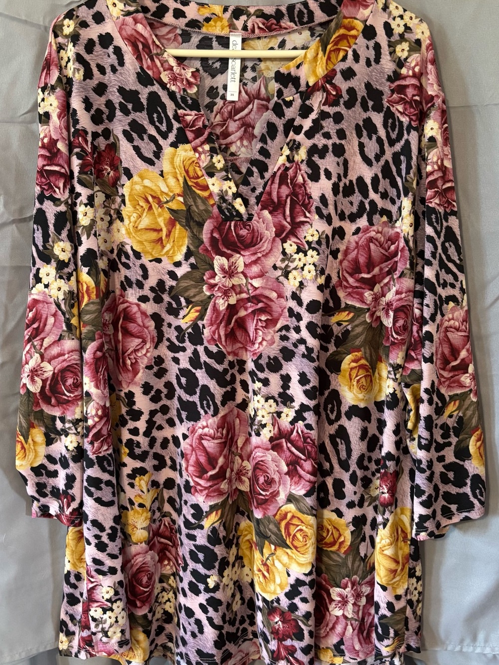 Dear Scarlett floral Leopard V-Neck Tunic Top - Pink & Yellow